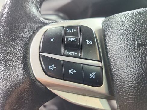 Used 2022 Ford Explorer XLT w/ Equipment Group 202A AWD/4WD image 26