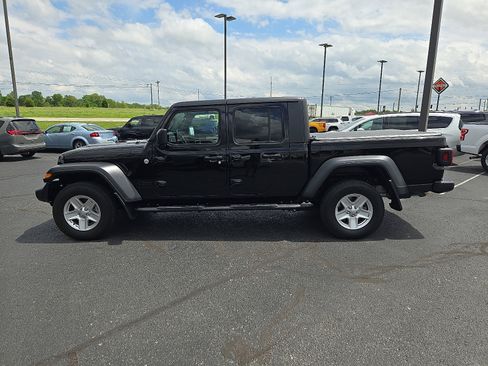 Used 2020 Jeep Gladiator Sport w/ Quick Order Package 24S image 2