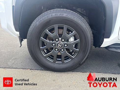 Certified 2025 Toyota 4Runner SR5 AWD/4WD image 23