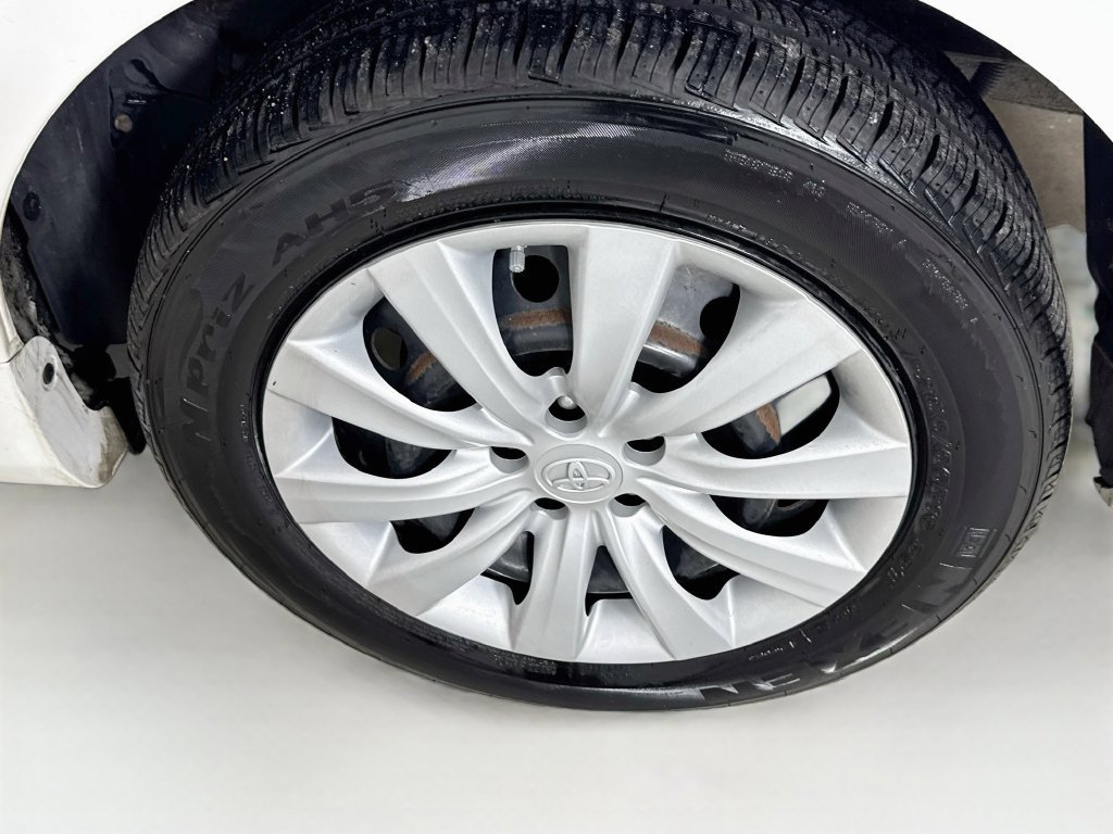 Used 2012 Toyota Corolla LE FWD image 35