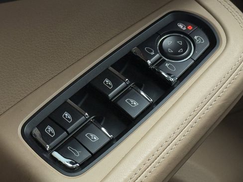 Used 2021 Porsche Macan S image 33