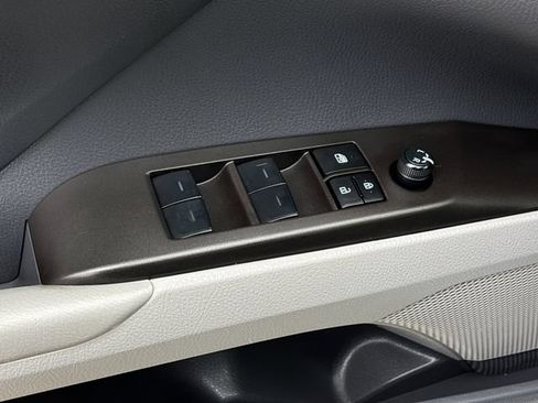 Used 2023 Toyota Camry LE FWD image 13