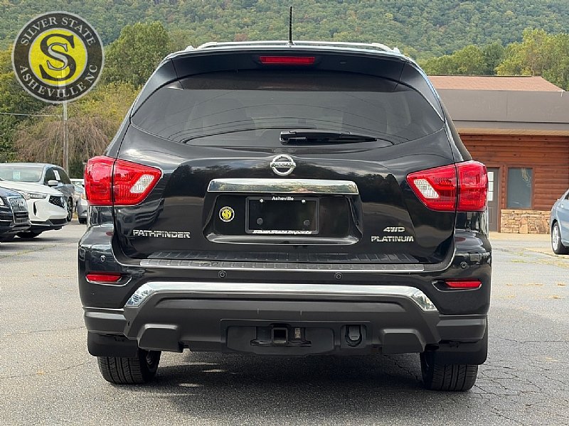 Used 2017 Nissan Pathfinder Platinum w/ Family Entertainment Package AWD/4WD image 5