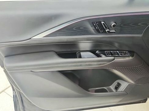 Used 2025 Cadillac Lyriq Sport AWD/4WD image 36