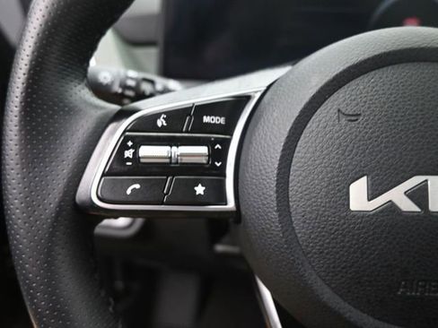 Used 2025 Kia Seltos SX w/ SX Sunroof Package image 32