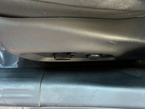 Used 2025 Jeep Compass Limited image 22