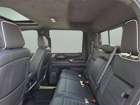 Used 2025 GMC Sierra 2500 AT4X AWD/4WD image 20