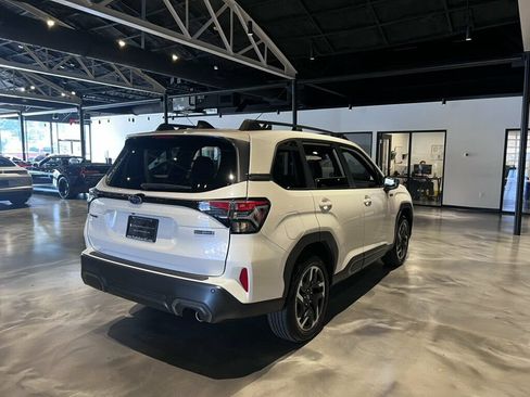 Used 2025 Subaru Forester Limited w/ Popular Package AWD/4WD image 5