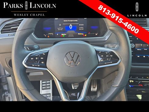 Used 2022 Volkswagen Tiguan SE R-Line image 27