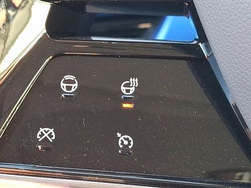 New 2026 Cadillac Optiq Luxury 2 image 14