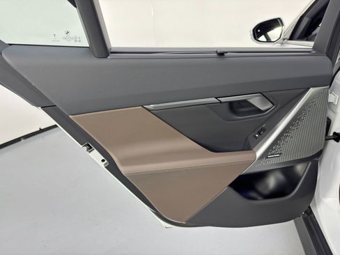 Used 2024 BMW i5 eDrive40 w/ M Sport Package image 50