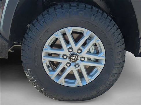 Certified 2025 Toyota Tundra SR5 w/ SR5 Convenience Package AWD/4WD image 10