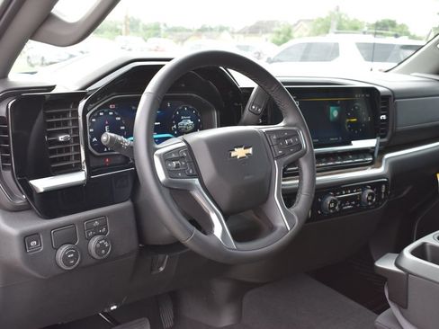 Used 2026 Chevrolet Silverado 1500 LT RWD image 10