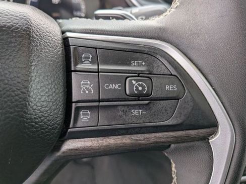 Used 2024 Jeep Grand Cherokee L Limited image 16