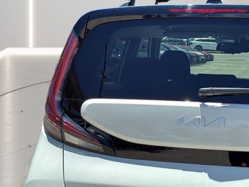 Used 2025 Kia Soul S FWD image 29