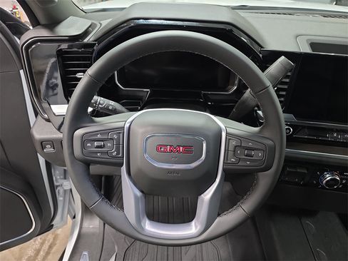 New 2026 GMC Sierra 2500 SLT image 17