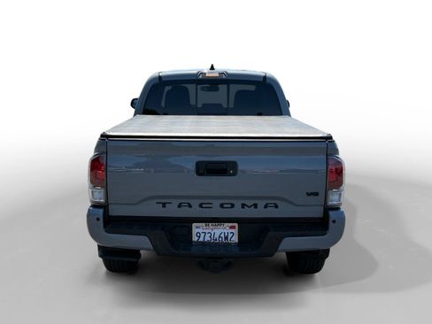 Used 2020 Toyota Tacoma TRD Off-Road w/ Technology Package AWD/4WD image 4