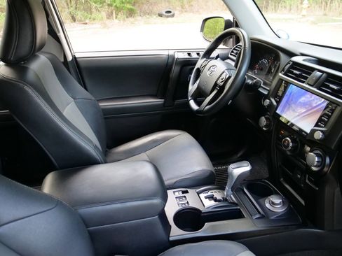 Used 2020 Toyota 4Runner SR5 Premium AWD/4WD image 36