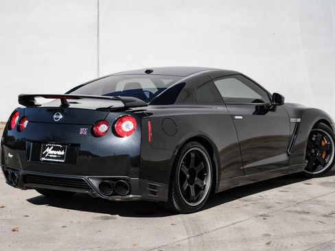 Used 2014 Nissan GT-R Black Edition image 8
