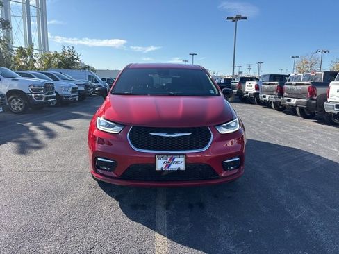 New 2026 Chrysler Pacifica Select image 8