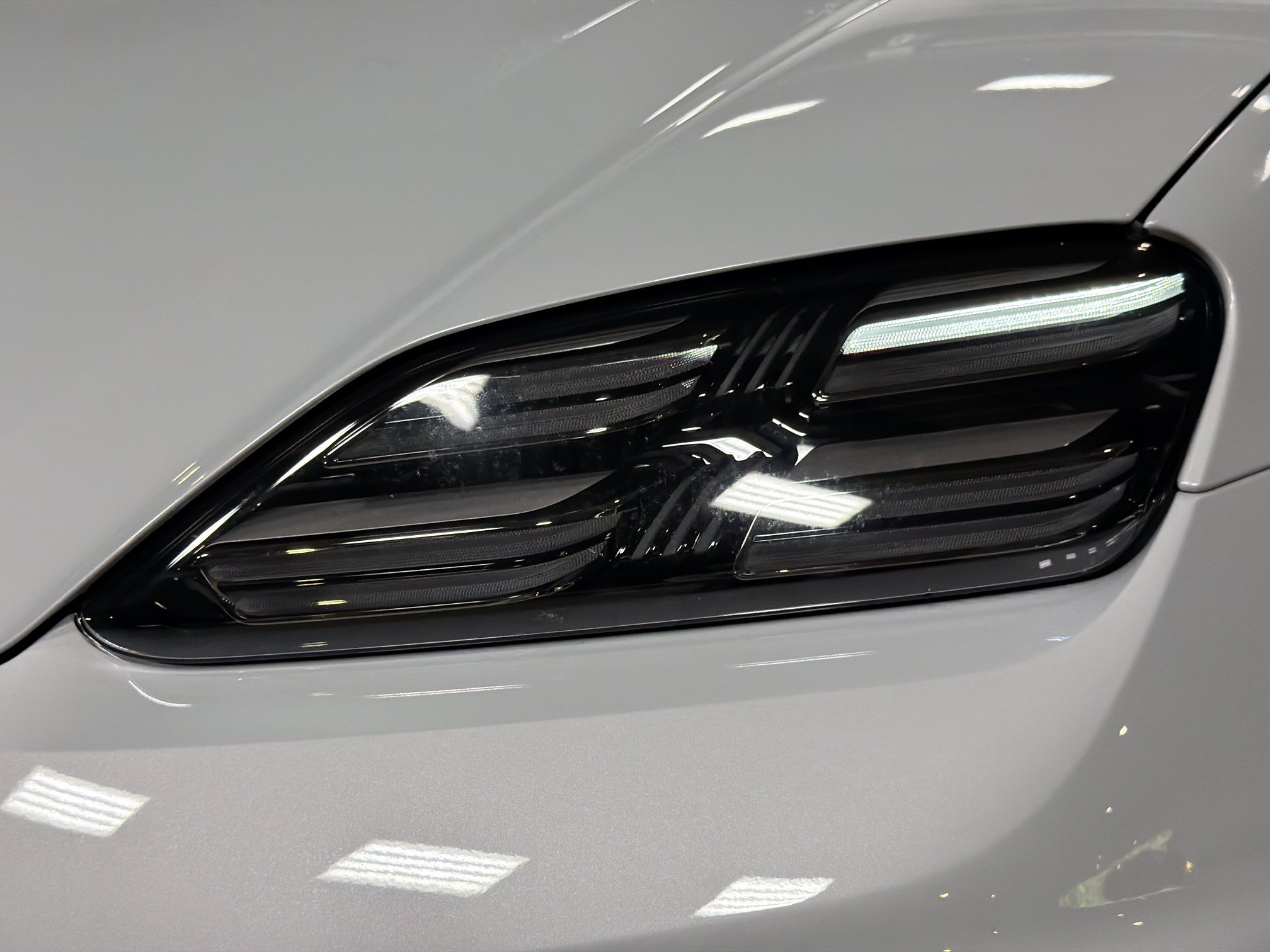 Certified 2026 Porsche Macan 4S Electric AWD/4WD image 10