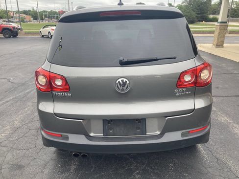 Used 2010 Volkswagen Tiguan SEL image 4