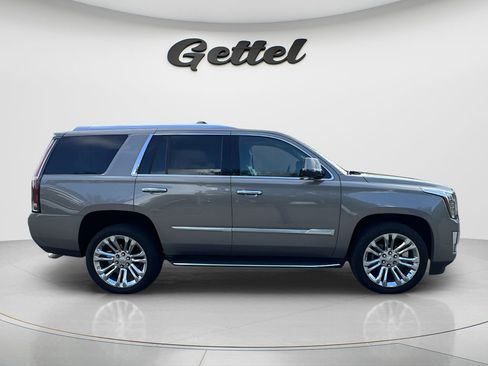 Used 2019 Cadillac Escalade Luxury w/ LPO, Radiant Package RWD image 4
