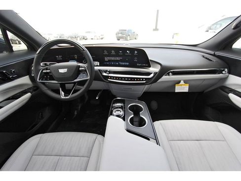 New 2026 Cadillac Lyriq Luxury image 9