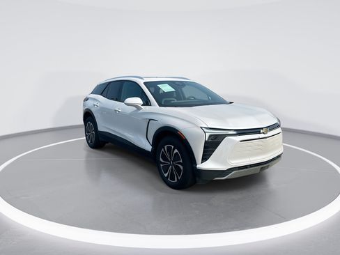 Used 2024 Chevrolet Blazer EV LT AWD/4WD image 2