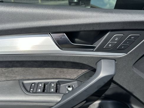 Used 2020 Audi SQ5 Premium Plus w/ Premium Plus Package AWD/4WD image 13