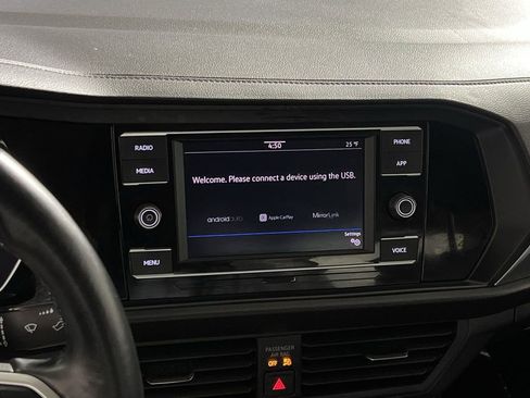 Used 2024 Volkswagen Jetta SE FWD image 18