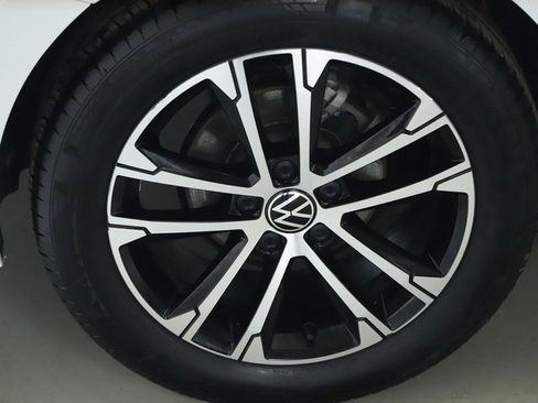 Used 2025 Volkswagen Jetta Sport image 12