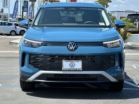 New 2026 Volkswagen Tiguan SE FWD image 3