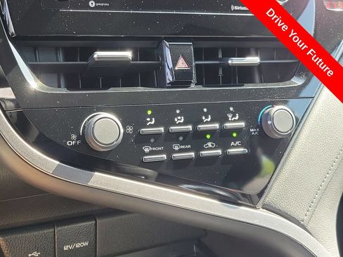 Used 2021 Toyota Camry LE FWD image 12