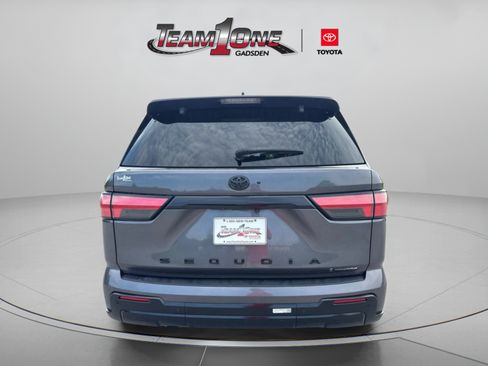 Used 2025 Toyota Sequoia Platinum AWD/4WD image 6