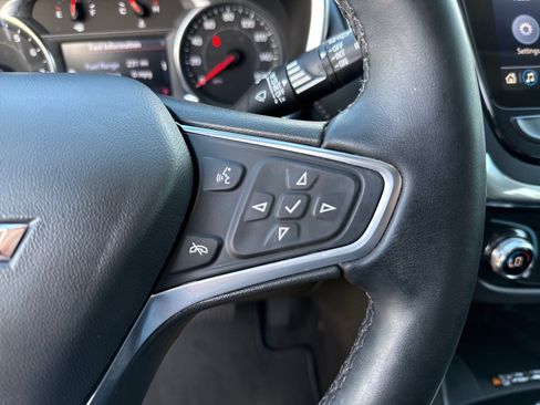 Used 2023 Chevrolet Equinox Premier image 22