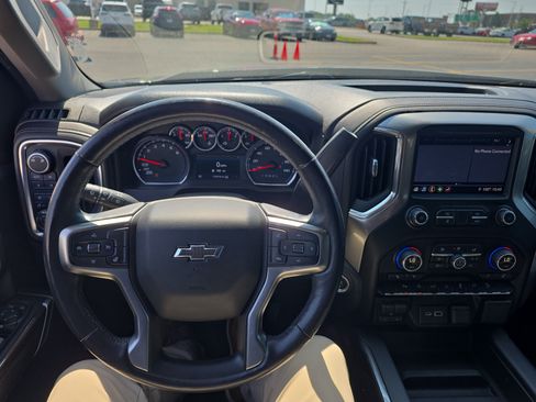 Used 2019 Chevrolet Silverado 1500 LT Trail Boss AWD/4WD image 14