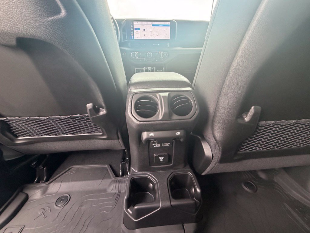 Certified 2025 Jeep Gladiator Mojave AWD/4WD image 39