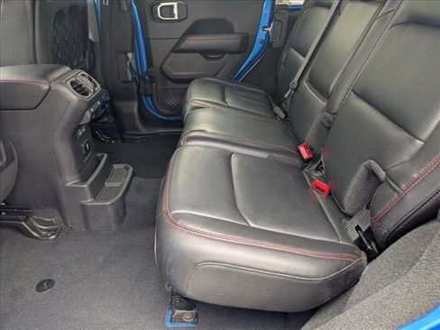 Used 2022 Jeep Wrangler Unlimited Rubicon w/ LED Lighting Group AWD/4WD image 18