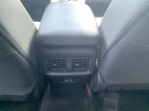 Used 2025 Toyota RAV4 XLE AWD/4WD image 15