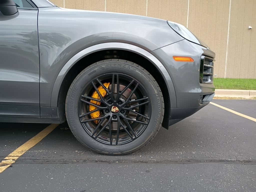 Certified 2024 Porsche Cayenne AWD/4WD image 7