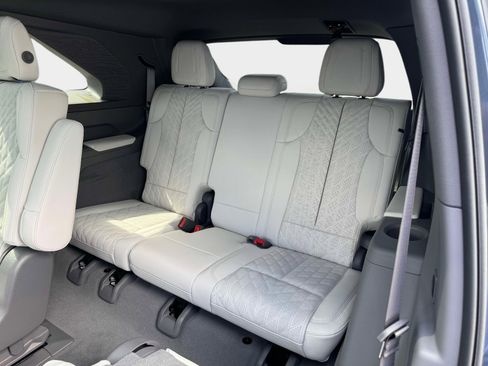 New 2026 Cadillac Escalade IQ Luxury 1 w/ LPO, Floor Liner Package AWD/4WD image 18