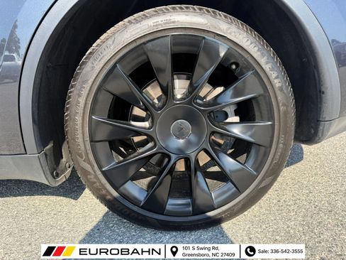 Used 2024 Tesla Model Y Long Range AWD/4WD image 28