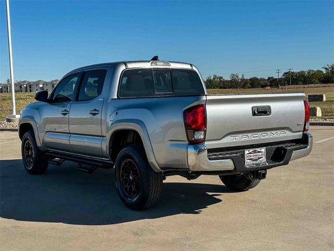 Used 2022 Toyota Tacoma SR5 image 5