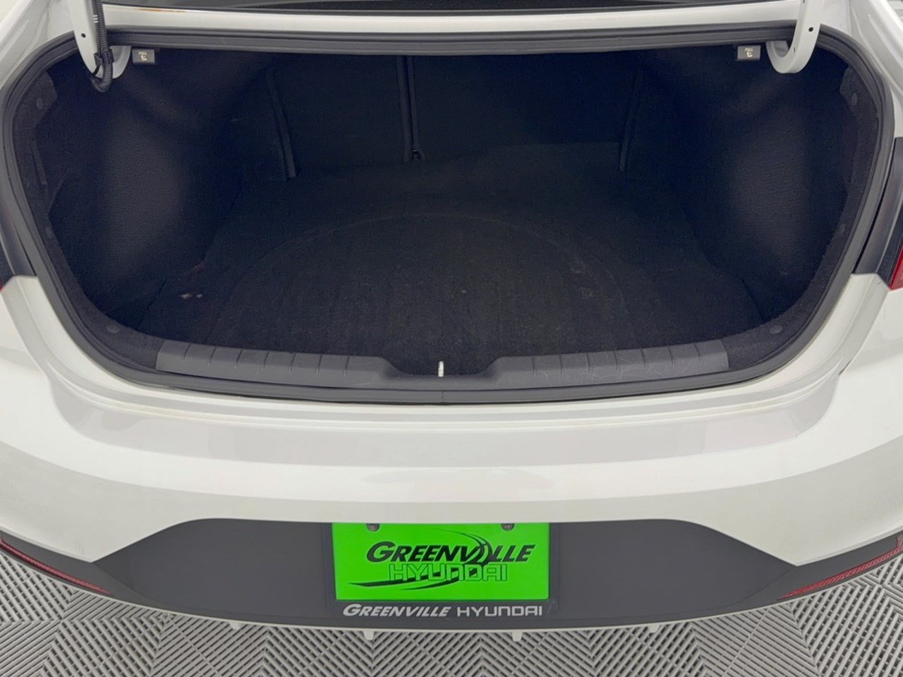 Used 2020 Hyundai Elantra SE w/ Cargo Package (C1) FWD image 28