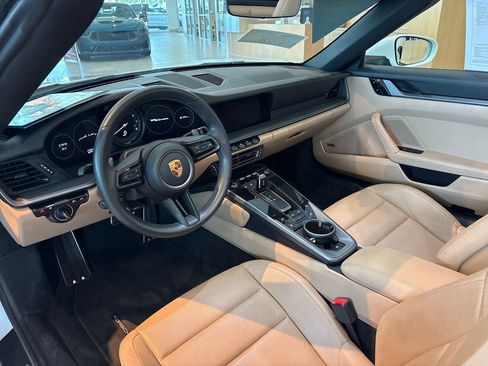 Used 2020 Porsche 911 Carrera RWD image 6