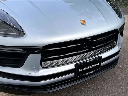 Certified 2026 Porsche Macan AWD/4WD image 32