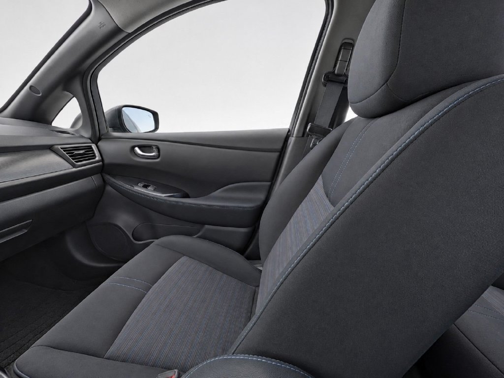 Certified 2021 Nissan Leaf SV Plus FWD image 22