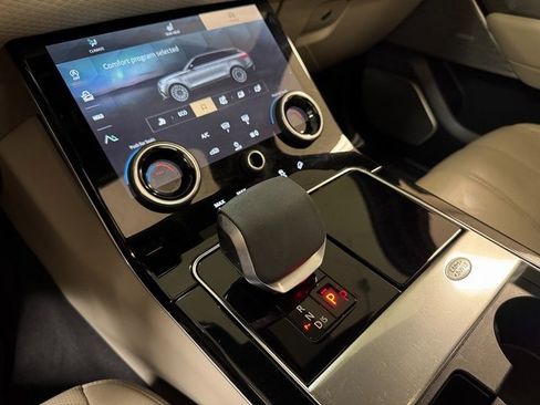 Used 2022 Land Rover Range Rover Velar R-Dynamic S image 18