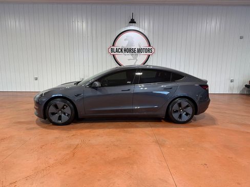 Used 2021 Tesla Model 3 image 1
